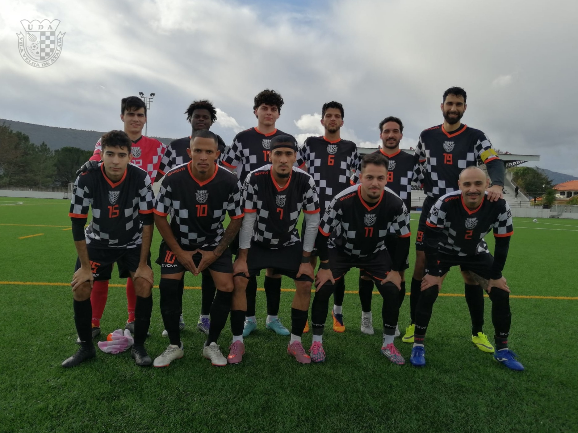 Vitória em Minde por 3 golos mantém a equipa sénior no 2º lugar do campeonato!