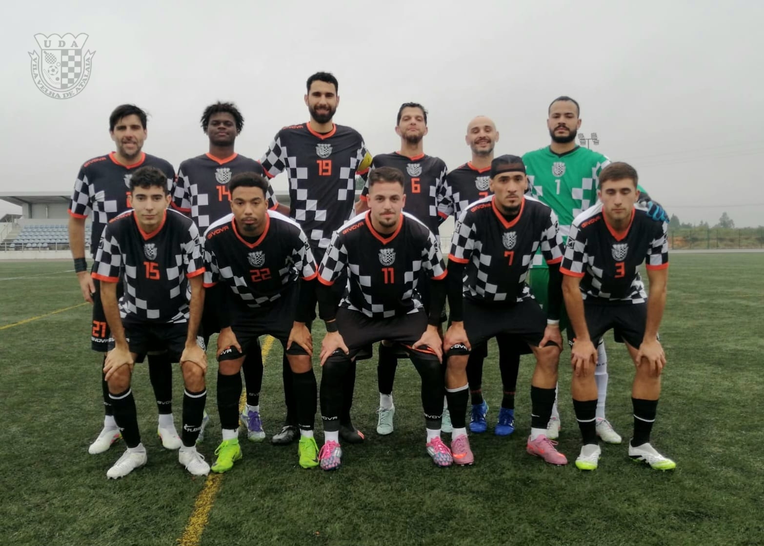 Vitória convincente contra o Espinheirense em casa leva a nossa equipa sénior ao segundo lugar!